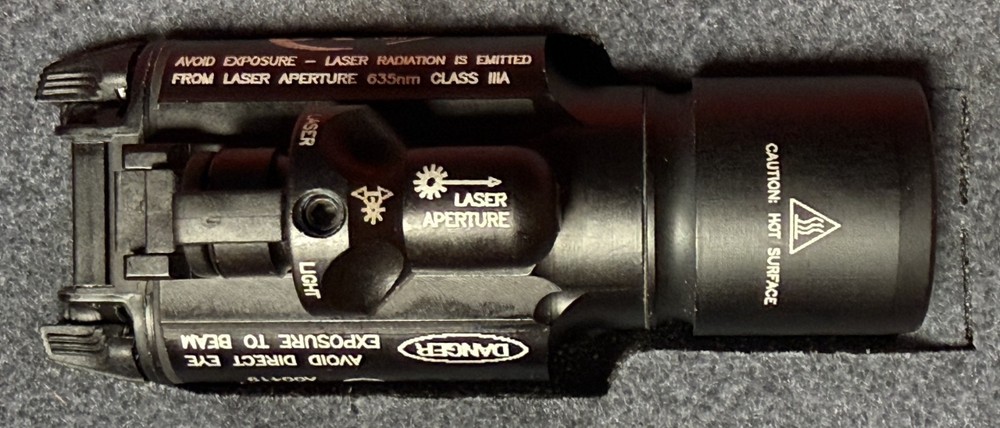 Surefire X400 Weaponlight w/Laser