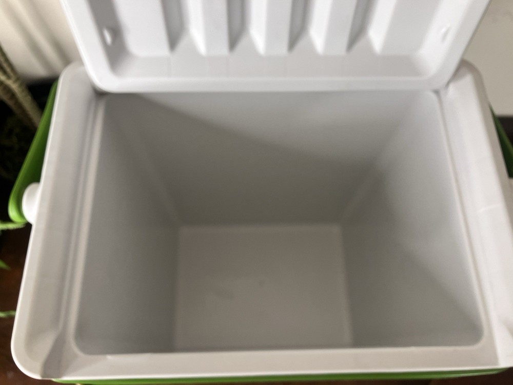 Coleman Party Stacker 20 Can Stackable Cooler Model 6224 Green Flip Top