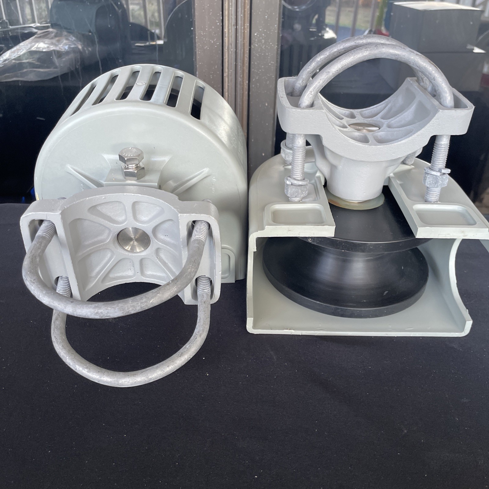 4 Pack Sliding Gate Rollers Cantilever Nylon Wheels For 2-3/8" or 2-1/2" Frame