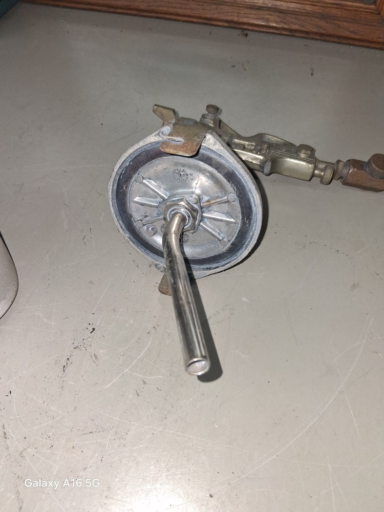 Binks Model 15 Paint Gun - USED