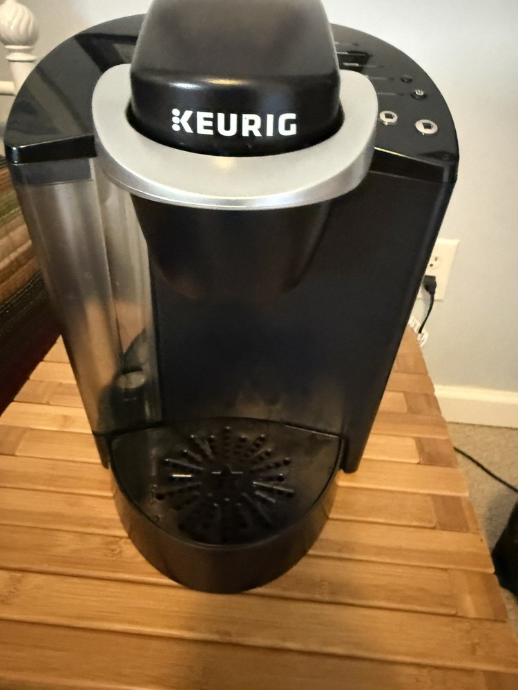 Keurig Single Cup Brewing System Coffee Maker Model K40