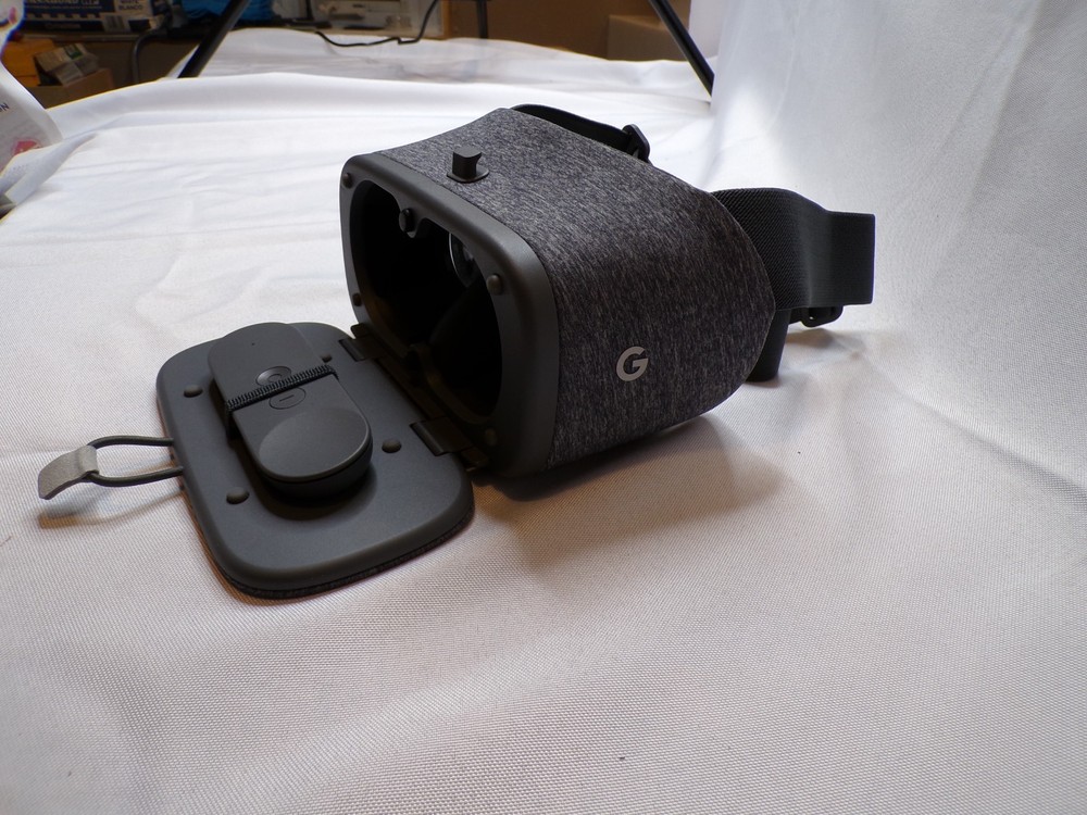 Google Daydream View VR Headset - Slate