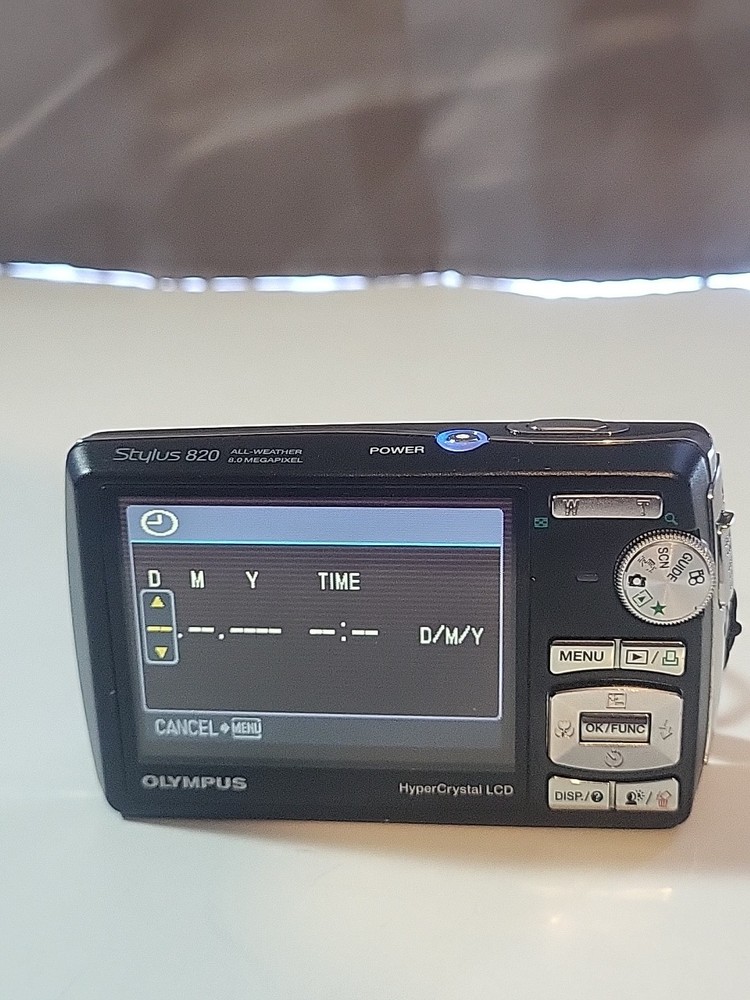 ***BROKEN***OLYMPUS Stylus 820 8.0MP Black Compact Digital Camera