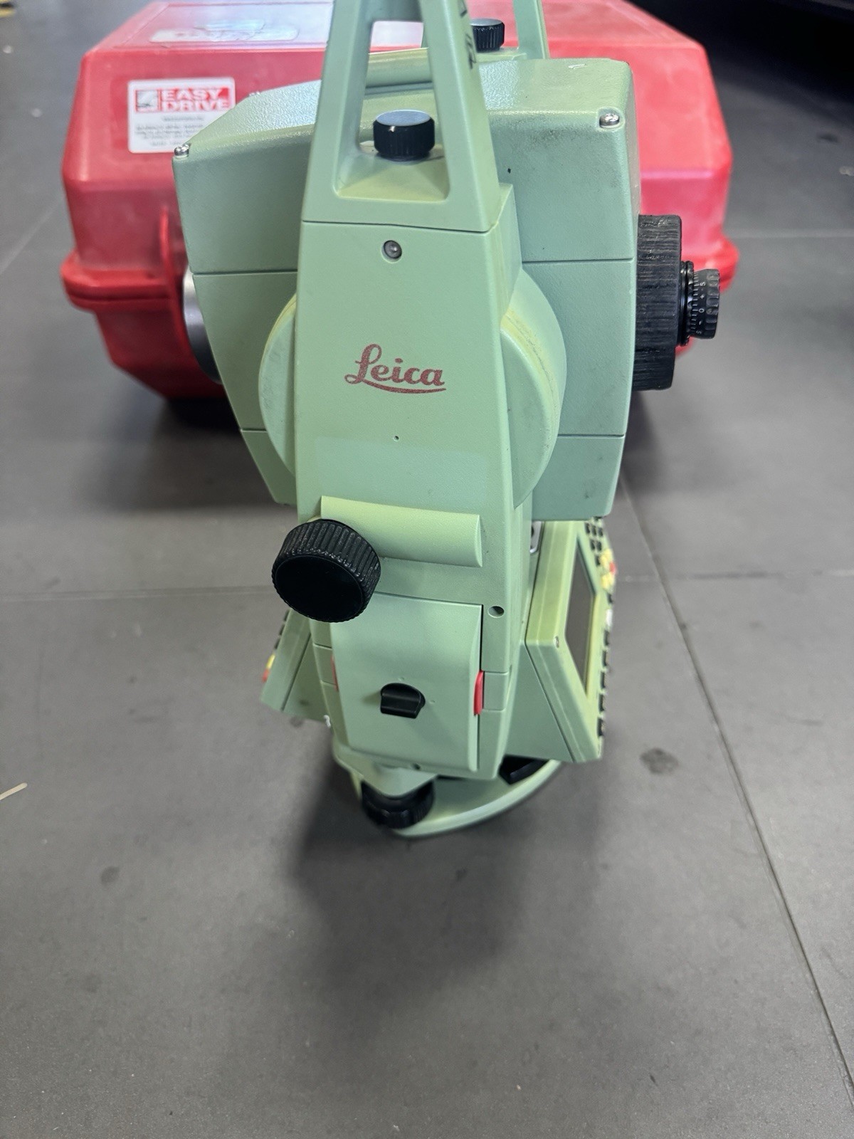 Leica TCRA702 ULTRA 2" R300 Reflectorless Motorized Auto Target Total Station
