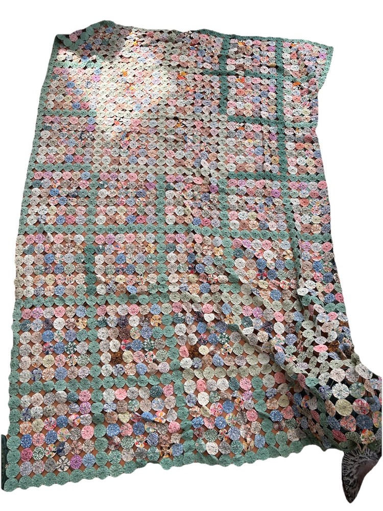 Antique Handmade Yo-Yo Quilt 64x94 Bedspread Patchwork Cottagecore