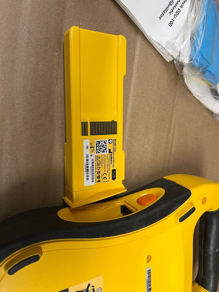 Reviver AED By Cintas with carrying case