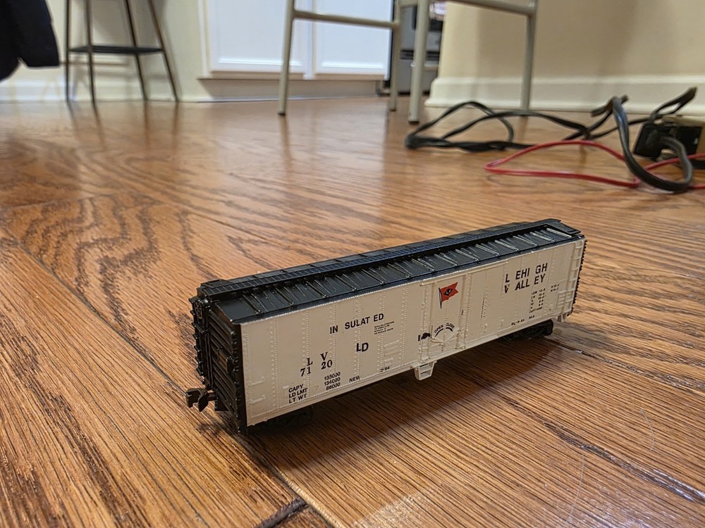 2 sets of n scale bachmann trains ready run