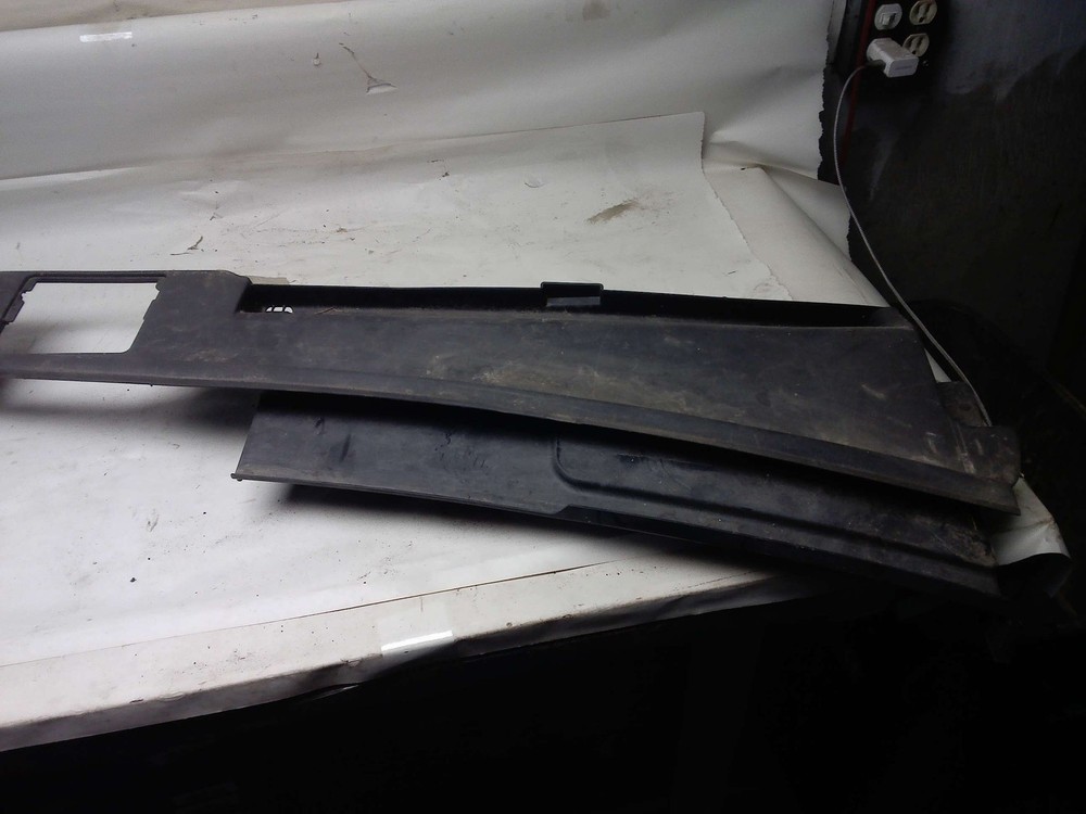 10 AUDI Q5 Cowl Vent Panel/screen