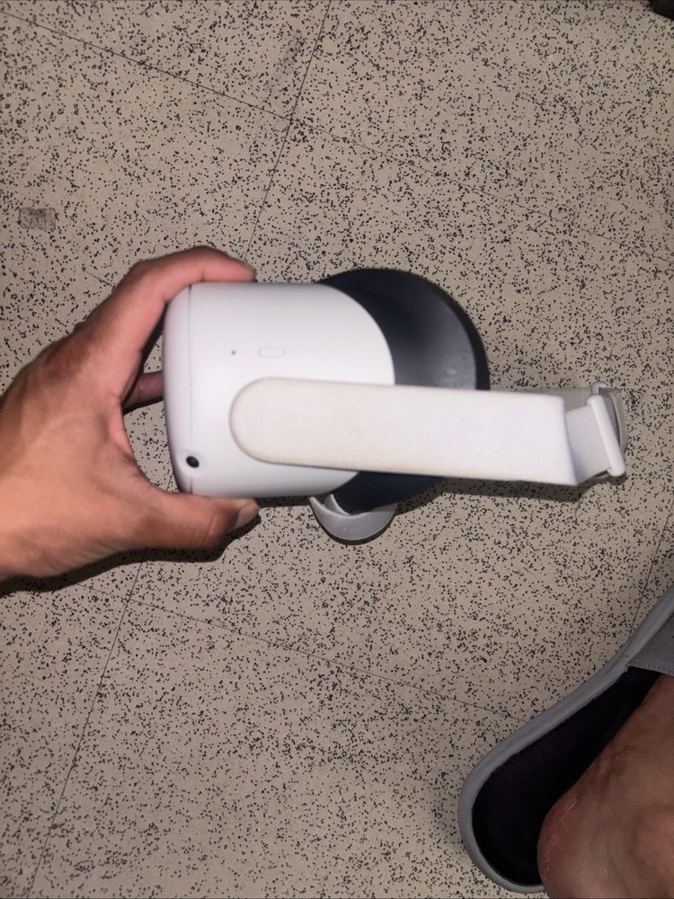 Read!!!! Meta Oculus Quest 2 VR Headset 64GB, White - HEADSET ONLY