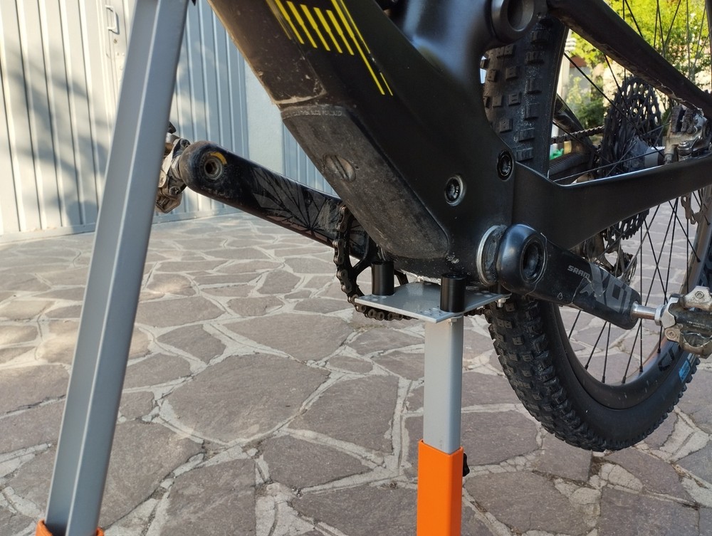 Universal Extendable Adjustable MTB Central Maintenance Stand