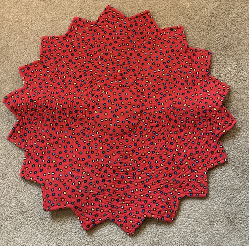 Hand Made Machine Quilted Reversible Table Mat Red Green 21” Diameter