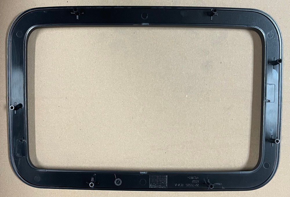 FREIGHTLINER Fairing Bezel 22-75585-000