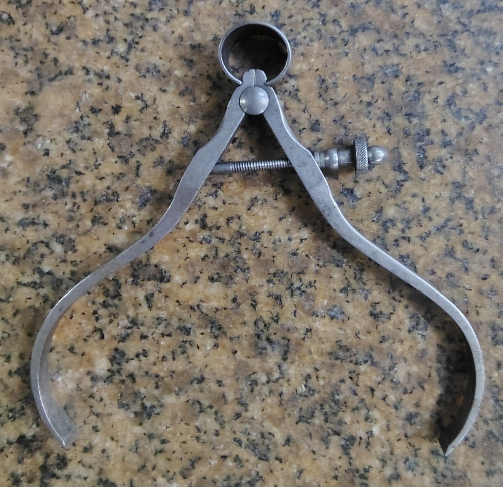 🗽 VINTAGE ID CALIPER 4-1/2" W/QUICK NUT