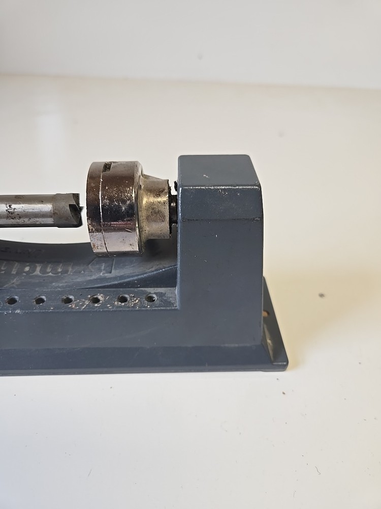 lyman universal case trimmer (Functional Poor Condition)