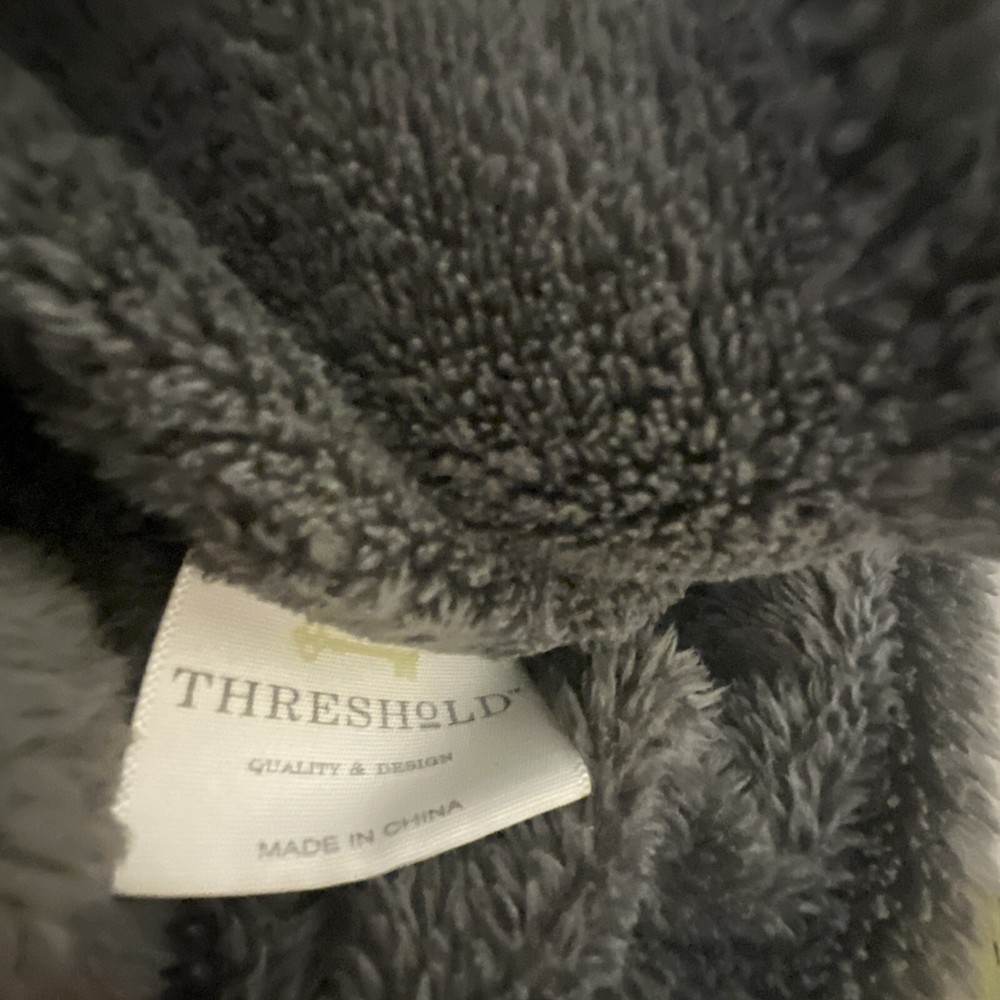 Target Threshold KING SIZE "PLUSH"/Throw/Blanket 94”x88”Gray Reversible