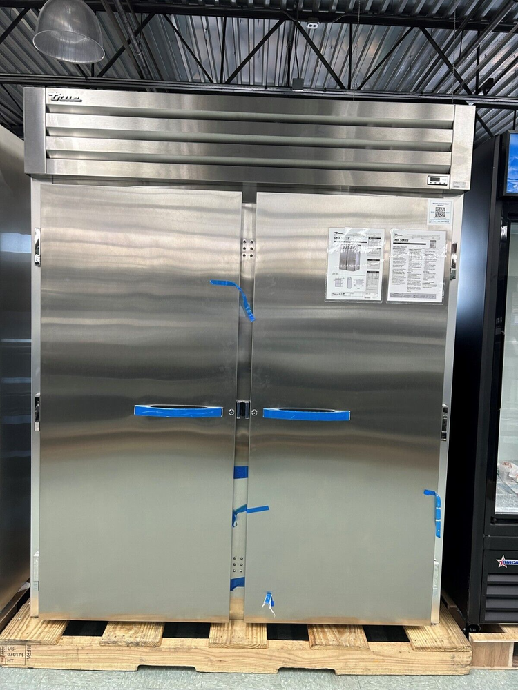 True STG2RRI-2S 68" Two Section Roll In Refrigerator