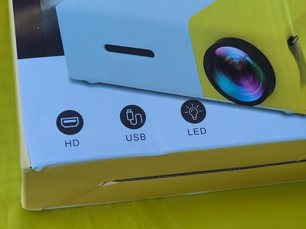LED Projector Multimedia Home Theater USB HDMITested & Working Condition AS IS