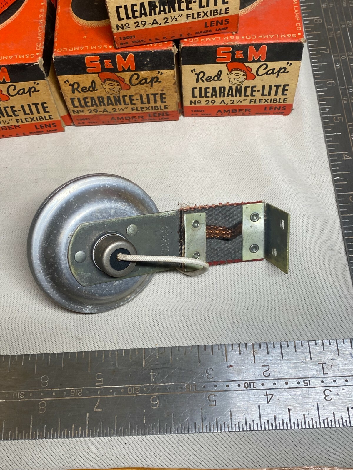 NOS VEHICLE CLEARANCE LIGHTS S AND M RED CAPS AMBER LENSE 4 TOTAL ACCESSORY