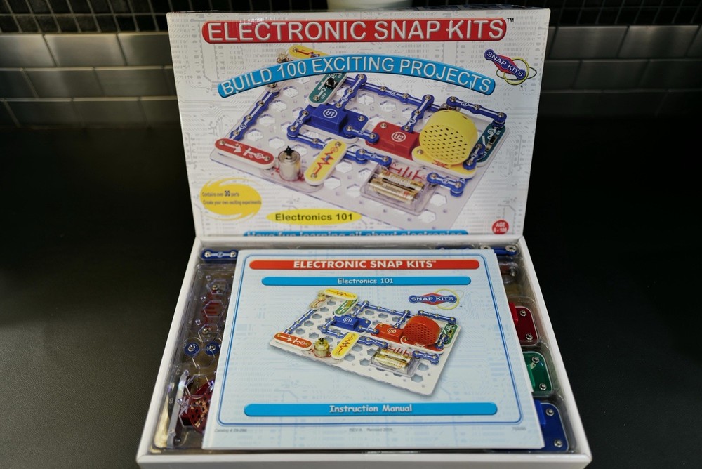Electronic Snap Kits Electronics 101 Build 100 Projects RadioShack 28-286