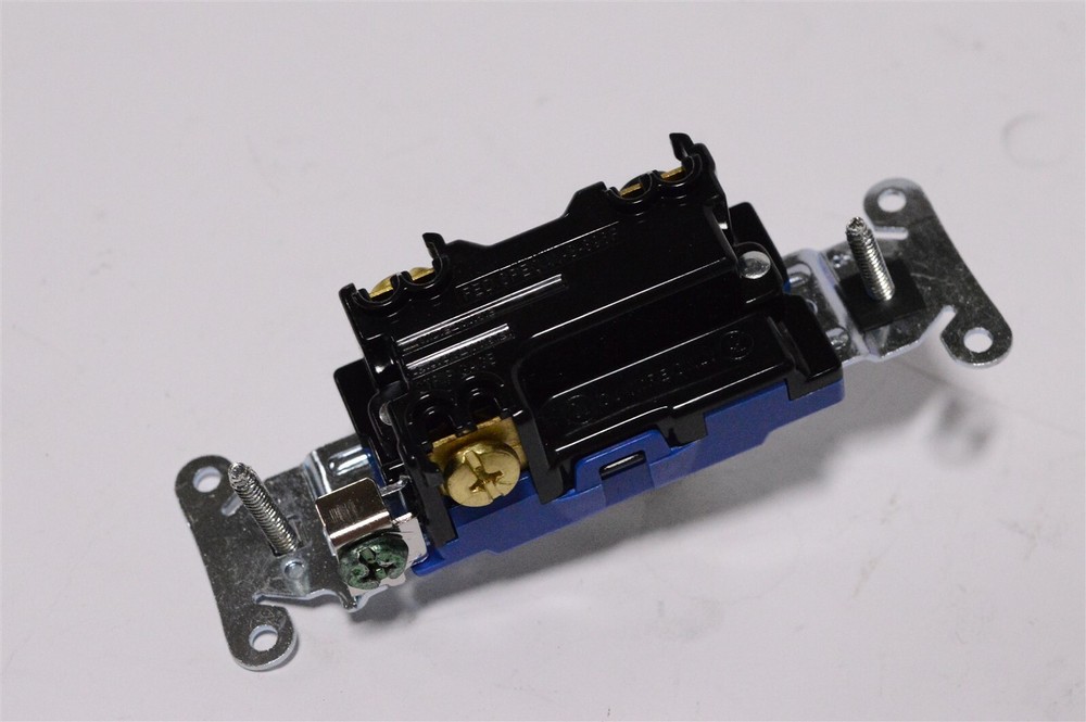 Hubbell Pro Toggle Switch 3 Way 1203I for back and side wiring