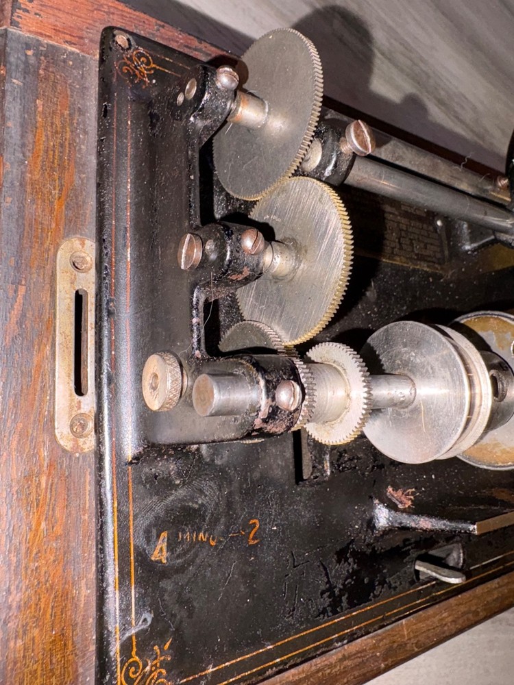 edison standard model d phonograph GOOD MOTOR AND UPPER
