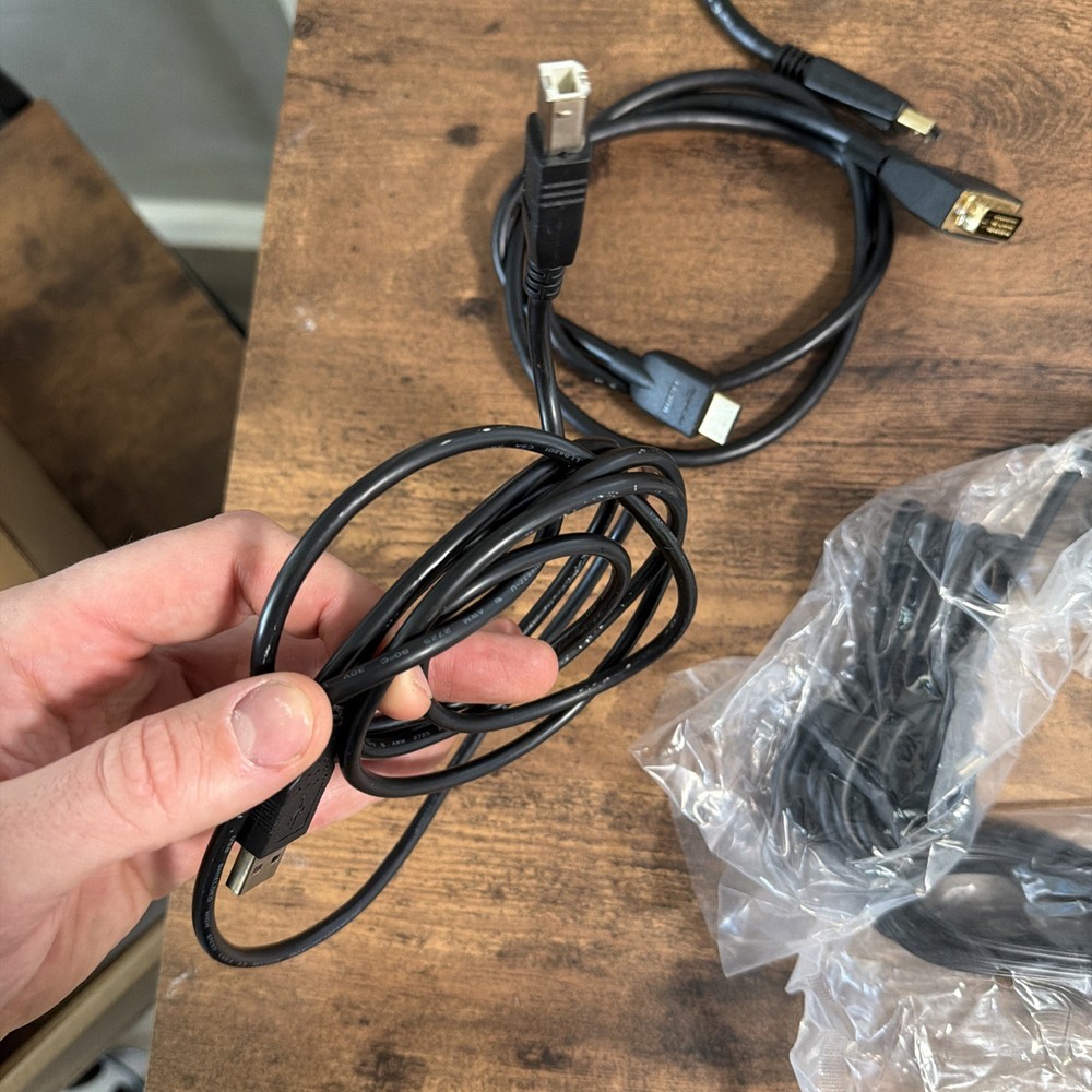 Brand New Computer Bundle 2 Keyboards, Computer Mouse, Cables, Accessories Mic