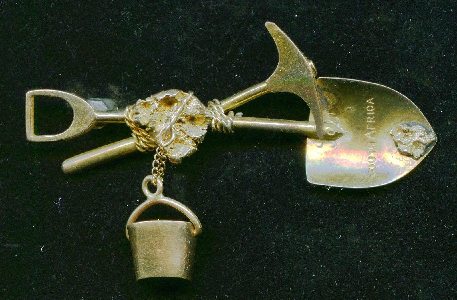 Rare Gold Miner Pin, Shovel, Pickaxe, Nugget, Chain, Bucket / SA 9ct / 5.57gram