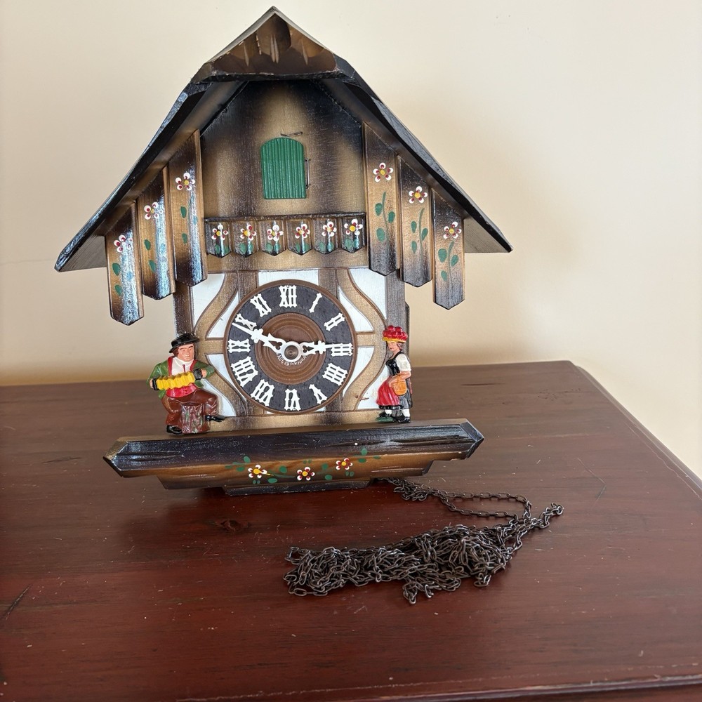 German Cuckoo Clock No Weights Or Pendulum