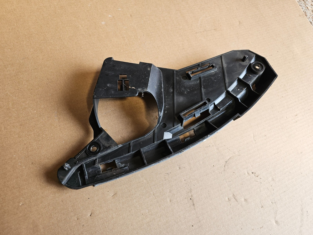 VOLVO XC60 Headlight Bracket Right Side 30763434 09-16