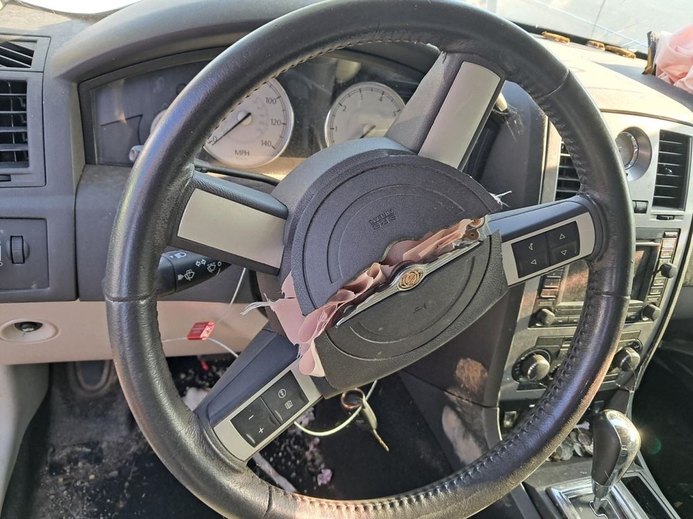 300 2007 Glove Box 4777345