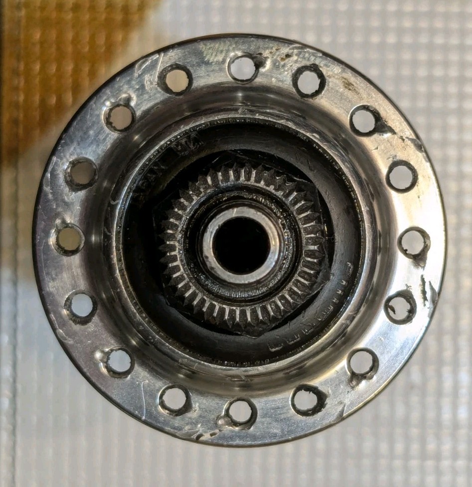 Shimano Deore DX 32H Front Hub HB-M650