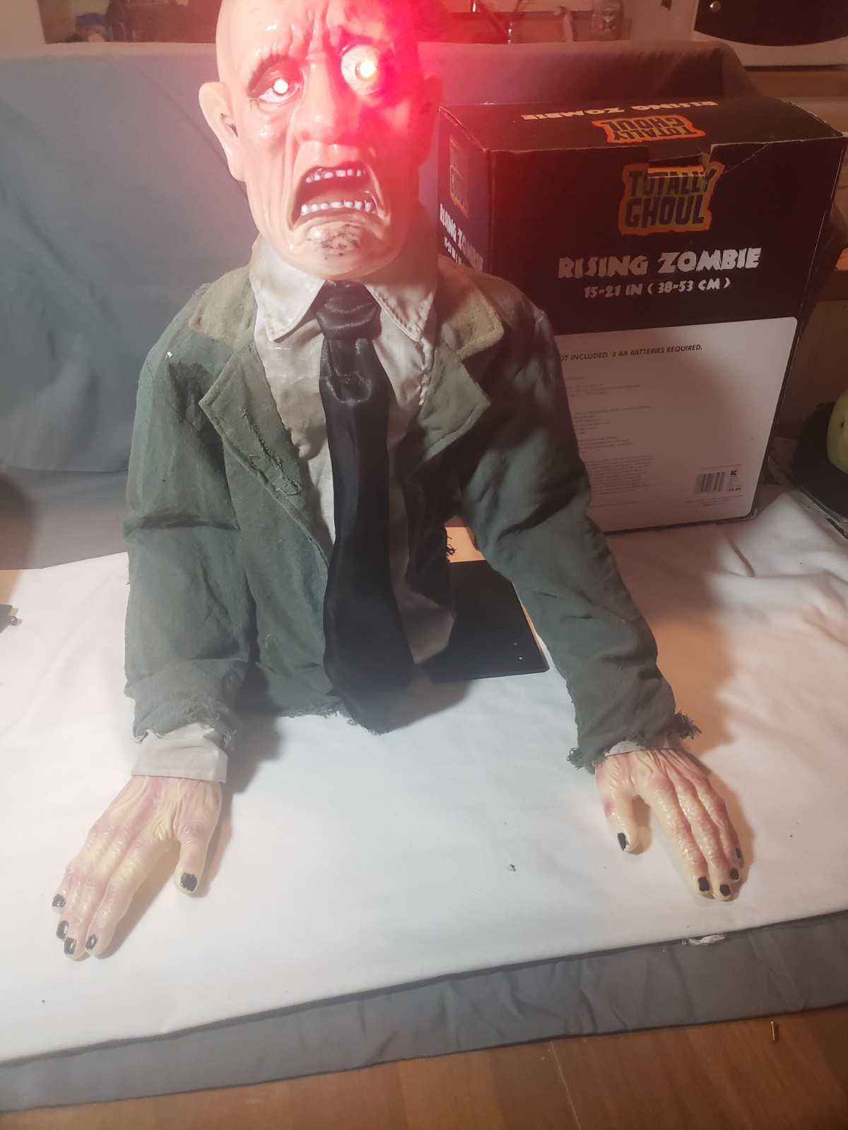 Rising Zombie Halloween Animatronic Prop Spirit Totally Ghoul Decoration Read