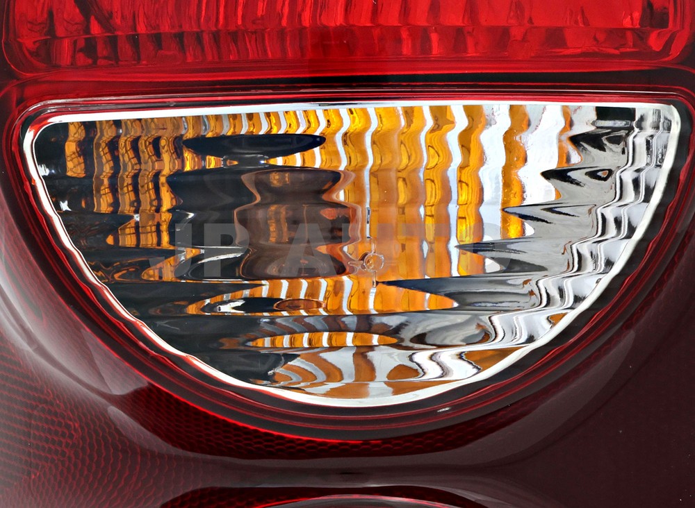 For 2005-2007 Jeep Liberty Tail Light Driver Side