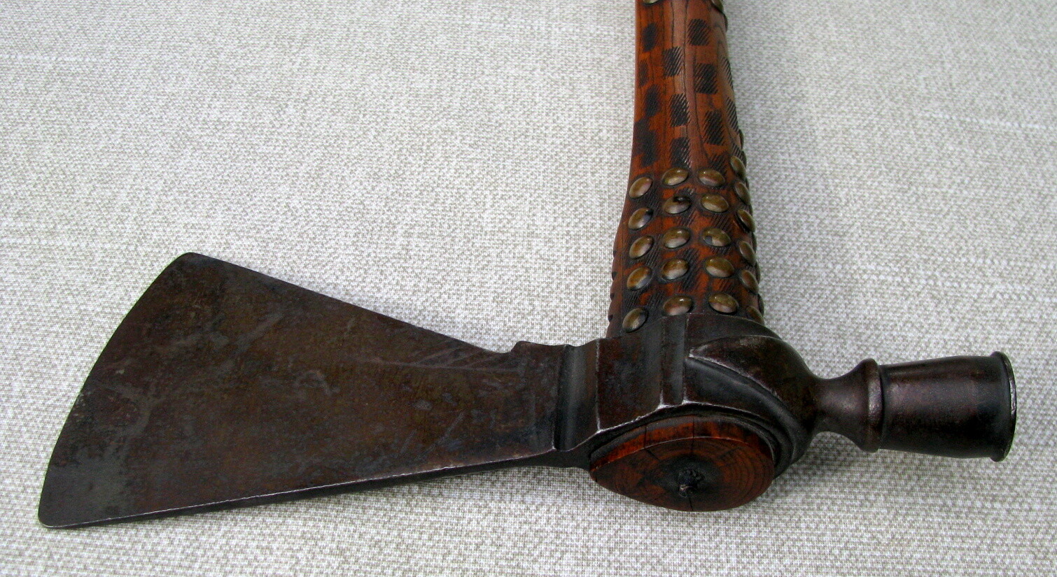FINE ANTIQUE PLAINS INDIAN PIPE TOMAHAWK 100 TACKS/FILE BURNS 5 COLOR BEAD DROP