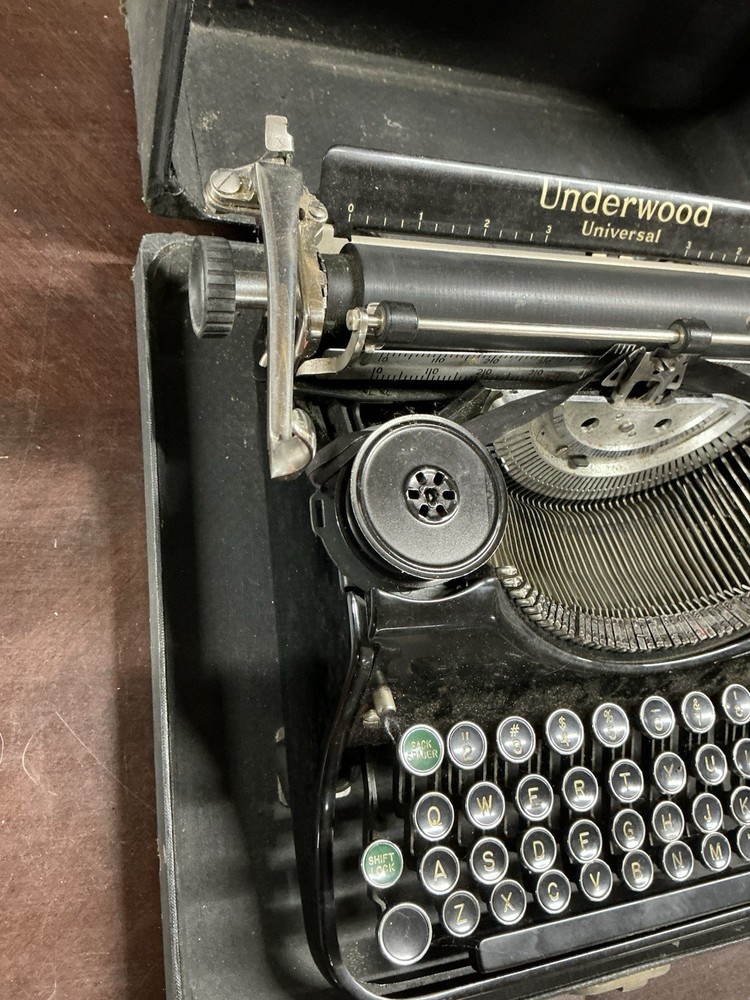 Underwood Universal Portable Typewriter 1930's Working Condition