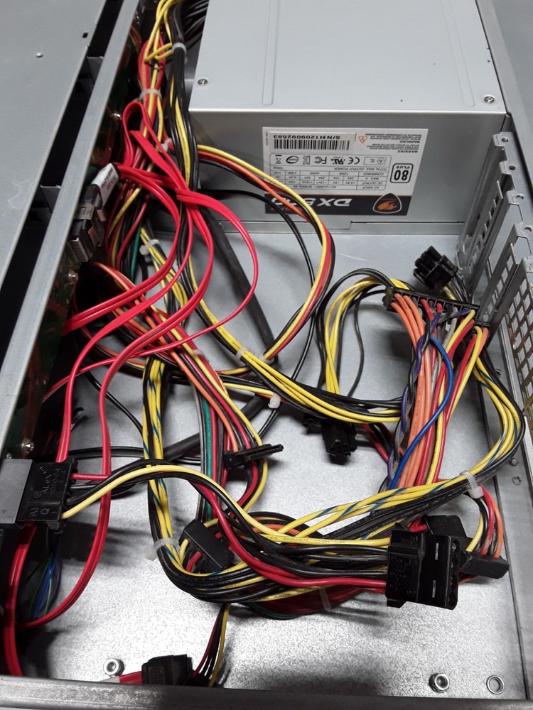 Server Chassis Unbranded 4 Drive Bays
