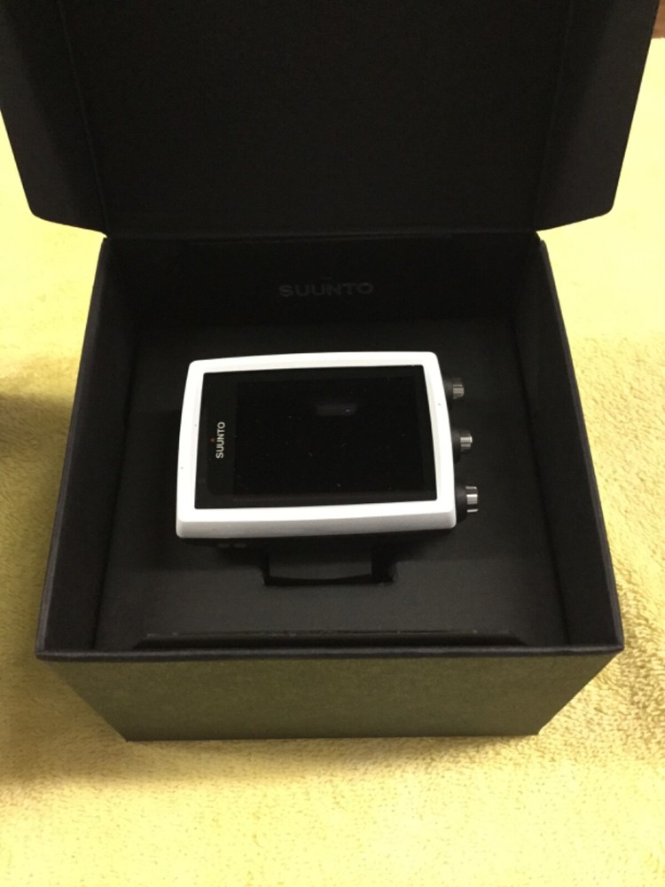 SUUNTO Eon Core White Scuba Dive Computer with Bungee Strap