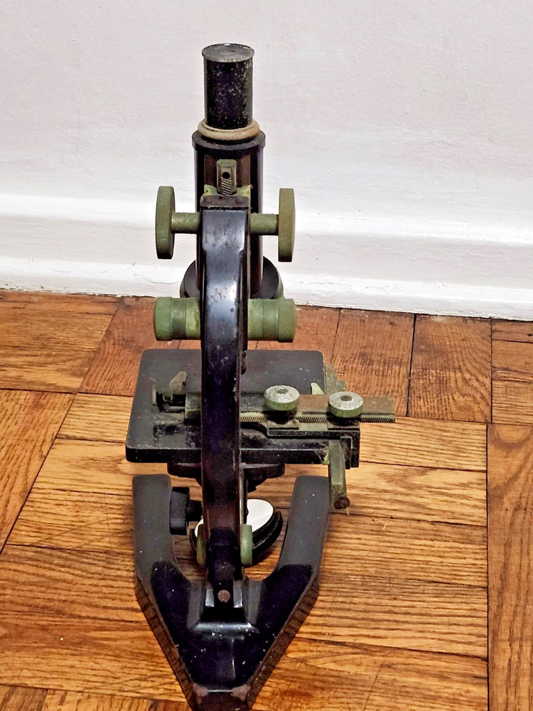 ANTIQUE - KREMP WETZLAR MICROSCOPE