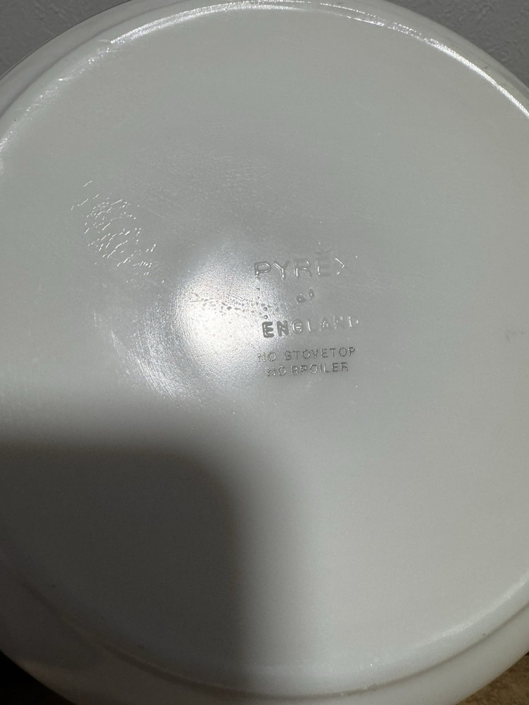 Vintage Pyrex England Bowl With Handles