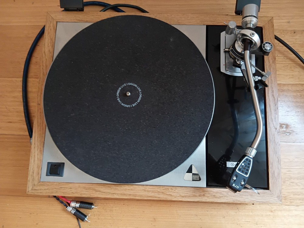 Linn Sondek LP12 Turntable
