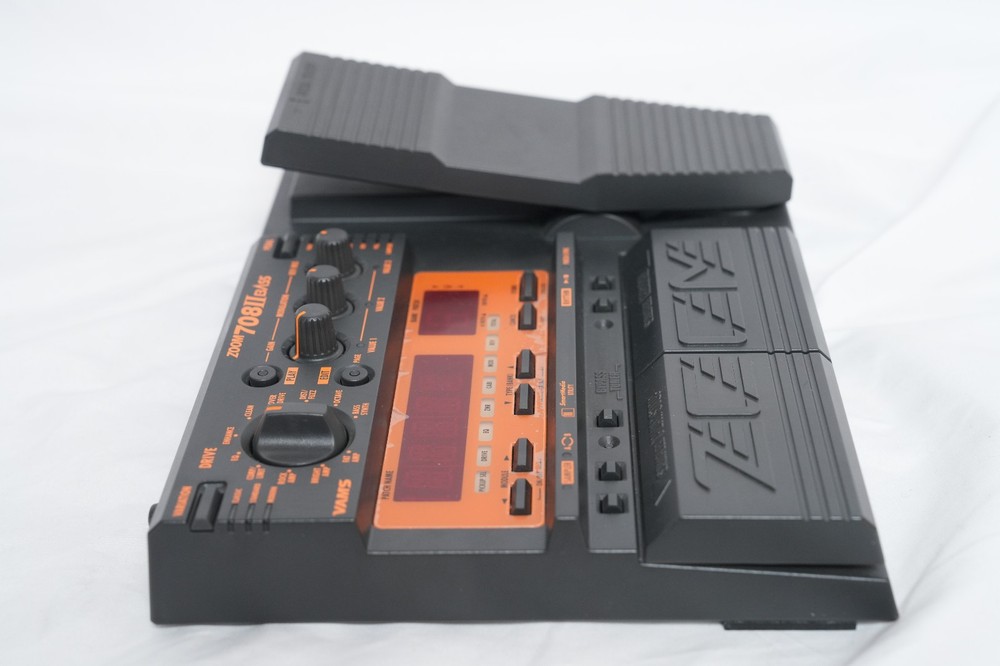 ZOOM 708II BASS EFFECTS PROCESSOR/MULTI-EFFECTOR
