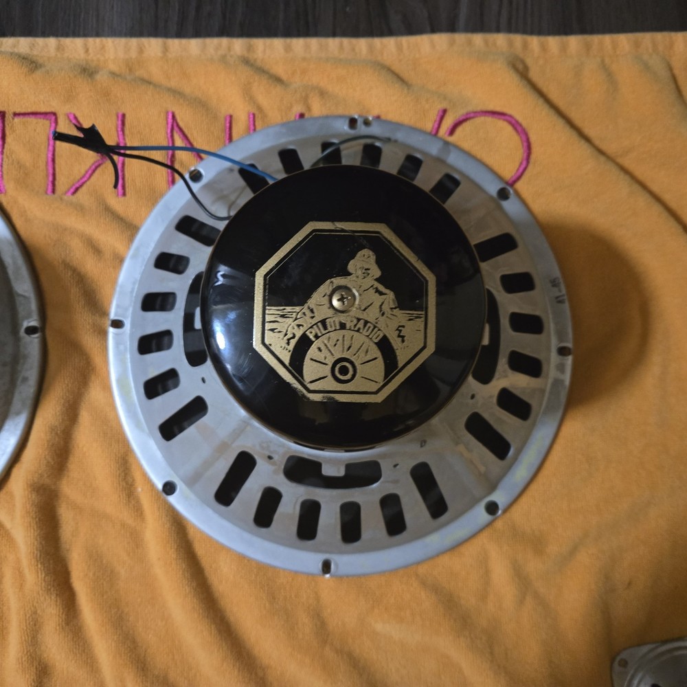 Pilot Model S131 Speaker Set and Control Module. All Working!