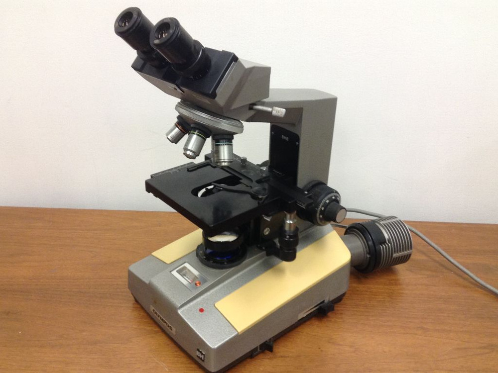 OLYMPUS - BH Microscope in excellent condition w/five objectives