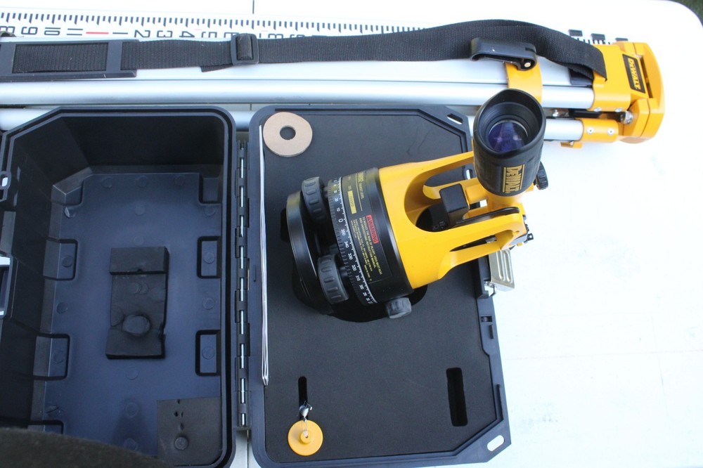 Transit level wit Tripod, Rod, Carrying Case