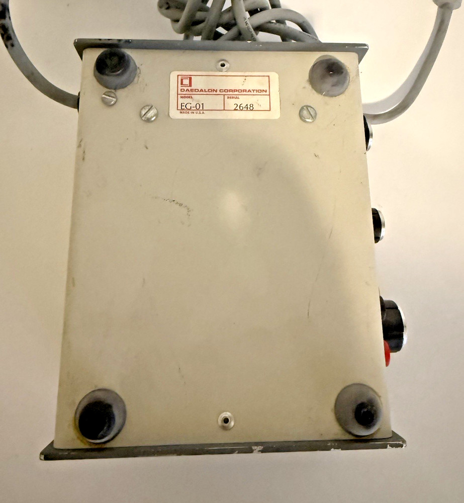 Daedalon Function Generator Model EG-01 115V Electronics Lab Equipment