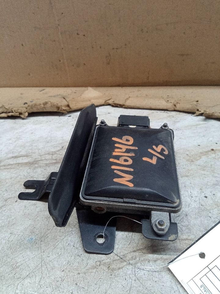 Used Blind Spot Detection System Warning Control Module fits: 2015 Hyundai Genes