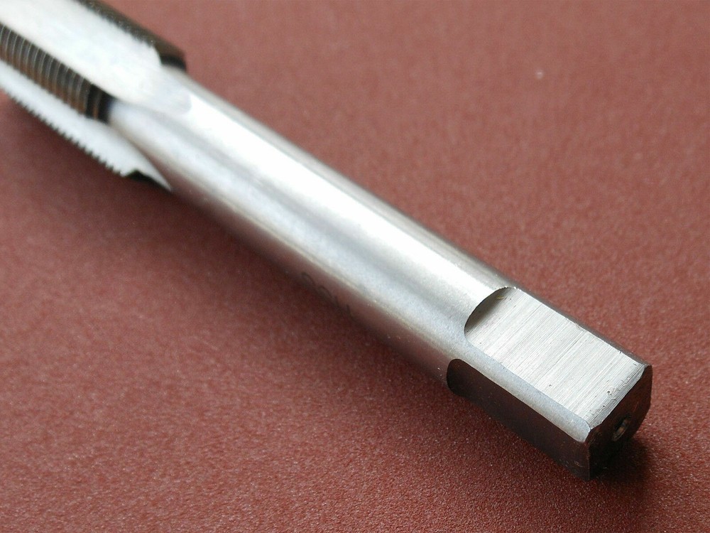 New 1pc 11/16-18UNS Left Hand Plug Tap Threading Tool for Machine
