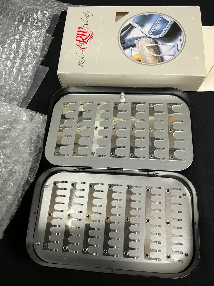 BRAND NEW Richard Wheatley fly box 4602