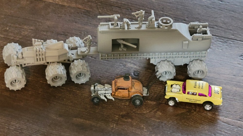 BIG HUGE WAR RIG, 3d printed. Wheels do roll.
