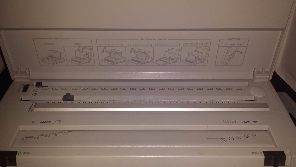 GBC CombBind C500 Comb Spreader/ Comb Binding Machine/ Binder